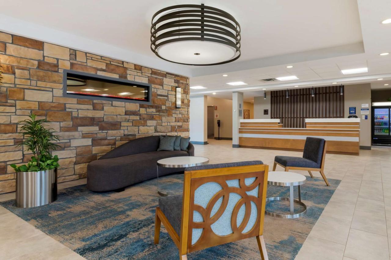 Best Western Plus Isanti Exterior photo