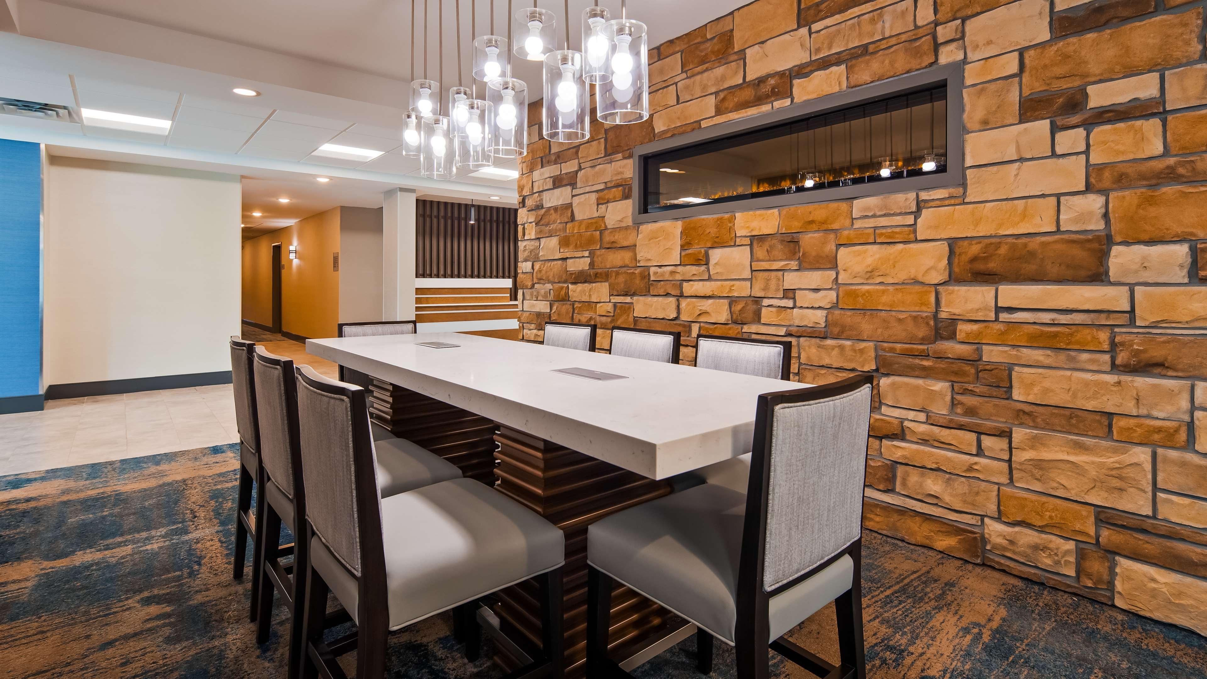 Best Western Plus Isanti Exterior photo